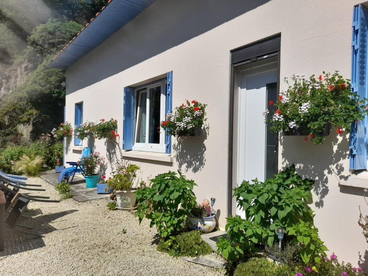 La Petite Maison Bleue Jugon-les-Lacs